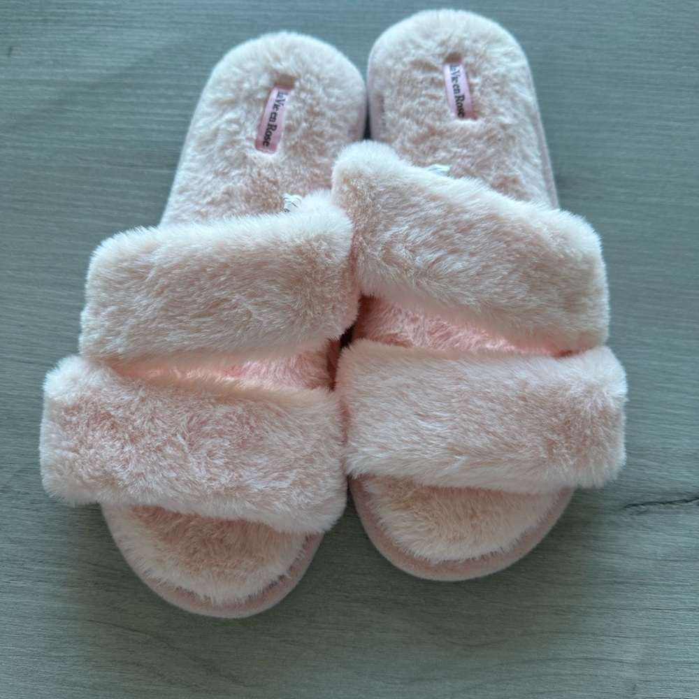 LA VIE EN ROSE SLIPPERS
